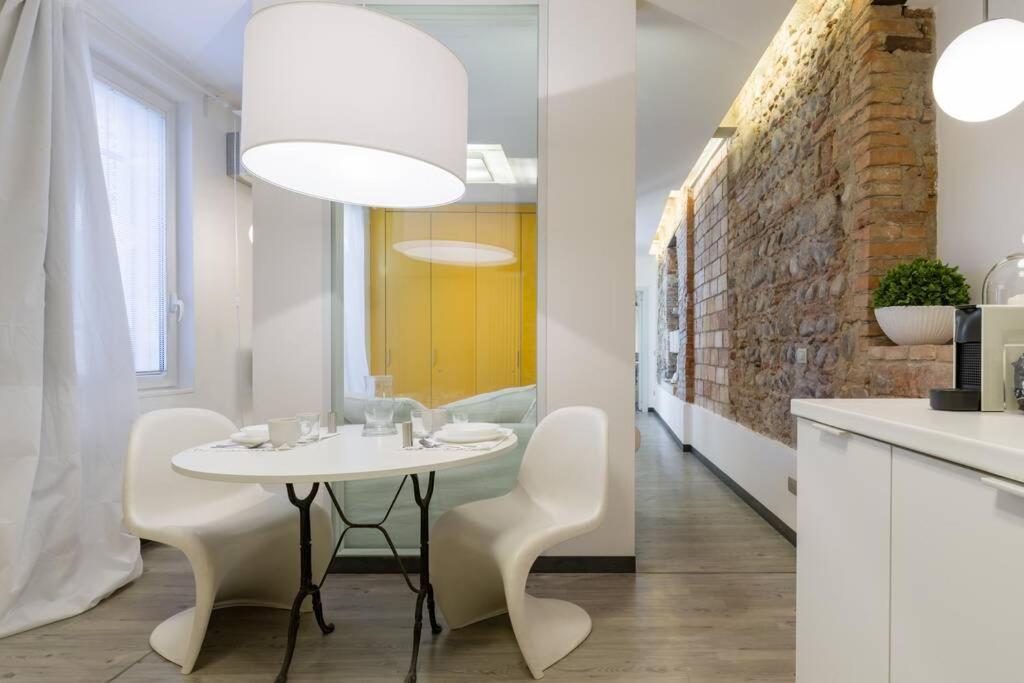 Punto Luce Home In Center Of ヴェローナ エクステリア 写真