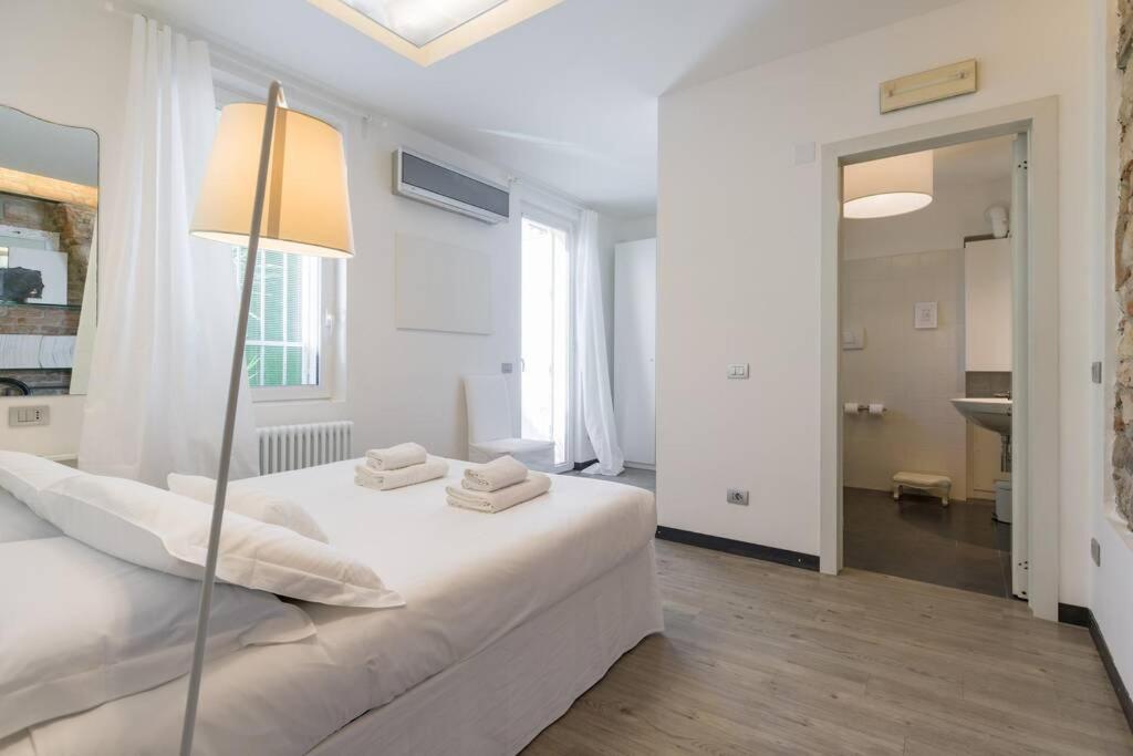 Punto Luce Home In Center Of ヴェローナ エクステリア 写真