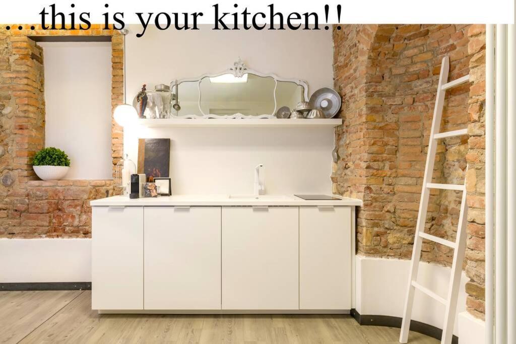 Punto Luce Home In Center Of ヴェローナ エクステリア 写真
