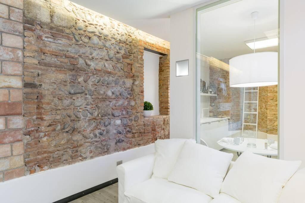 Punto Luce Home In Center Of ヴェローナ エクステリア 写真