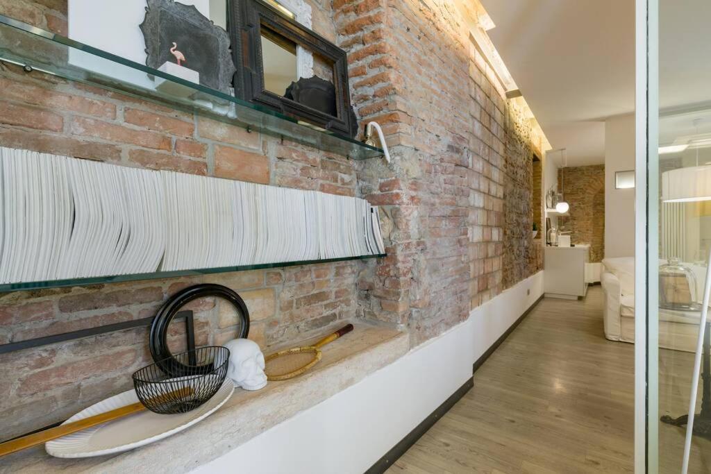 Punto Luce Home In Center Of ヴェローナ エクステリア 写真